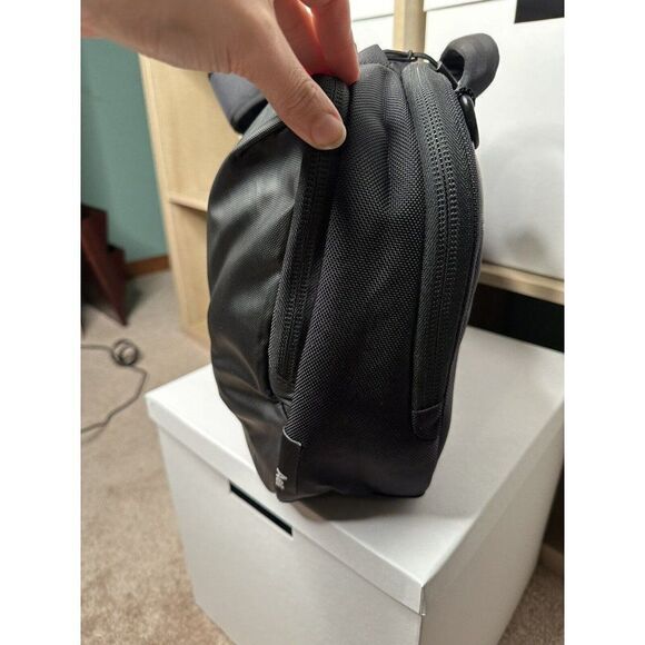 Aer commuter bag. Black. customized(Gatorade). - Picture 9 of 10